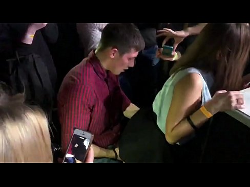 ❤️ ibalopo gidi ni a Russian nightclub. 18-odun-atijọ Russian girl ni anus ati obo buru jai ni a nightclub ni% yo.eviewporn.ru ❌️❤