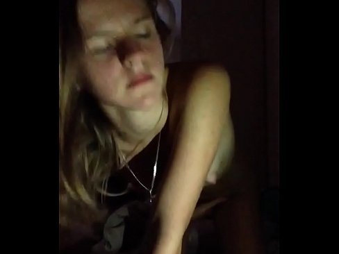 ❤️ Ọmọbìnrin kan ń ṣe ìfọwọ́sowọ́pọ̀, ó sì ń pa á mọ́ra ni% yo.eviewporn.ru ❌️❤